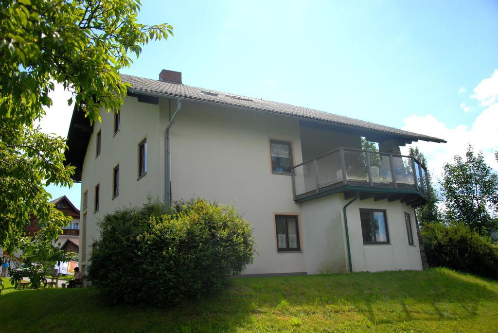 Fruehstueckspension Wiesenhaus Miesenbach  Экстерьер фото